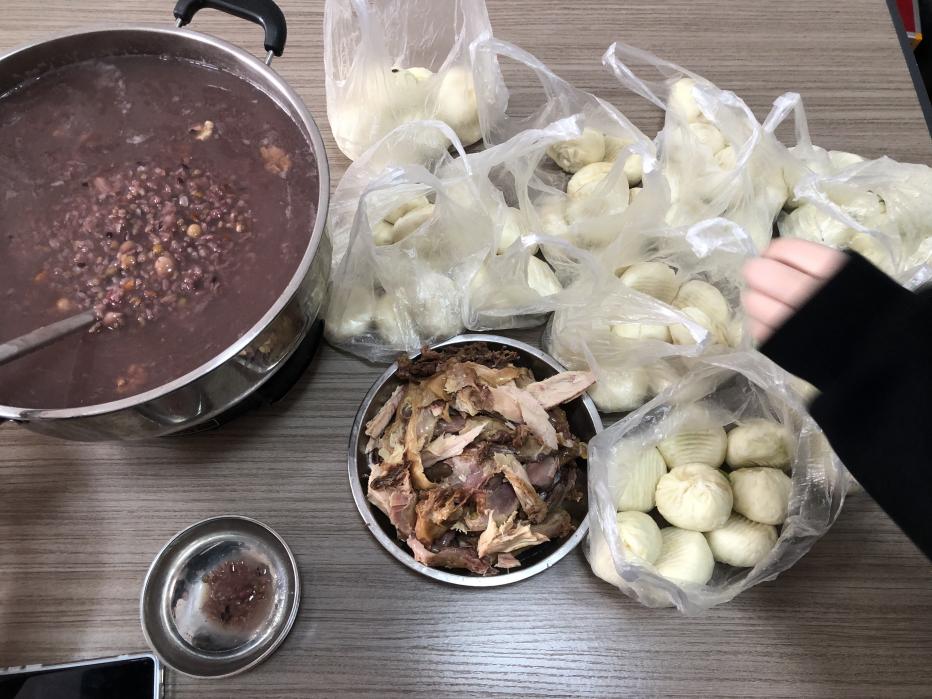 Zaposleni Zemeijie praznujejo festival Laba