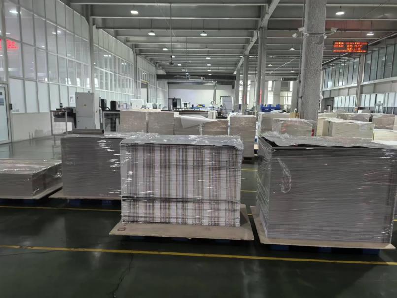 Krepitev naših standardov QC za globalno papirno embalažo